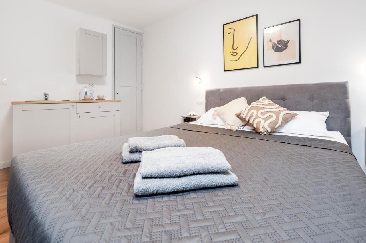 Adriatic Dream Rooms Rovigno Esterno foto