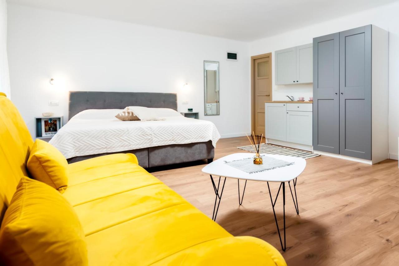 Adriatic Dream Rooms Rovigno Esterno foto