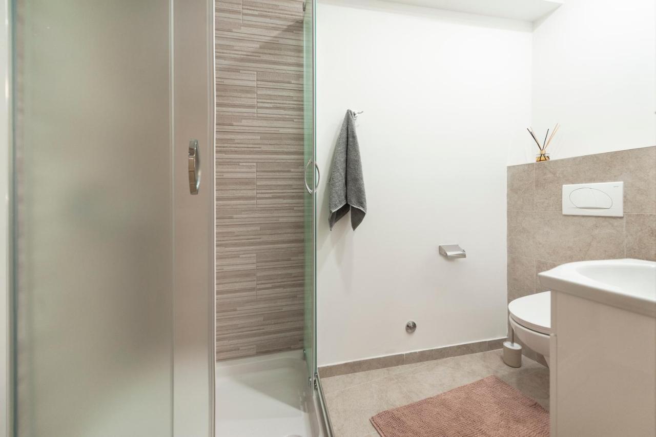 Adriatic Dream Rooms Rovigno Esterno foto